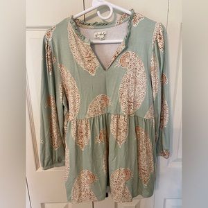 Wonderly blouse. Size Large. Never worn, smoke free home.